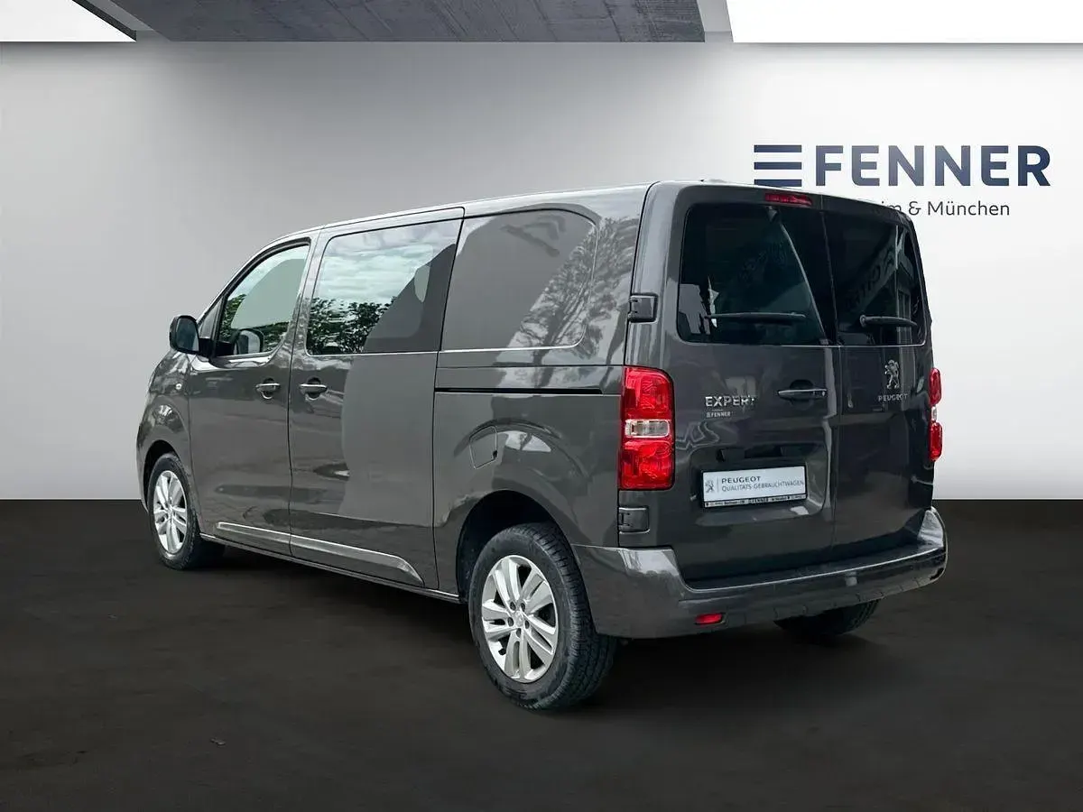 Gebraucht Peugeot Expert 179 PS (131 kW) 2023 Lackierung platiniumgrau/typ aussenverkleidung lackiert Van
