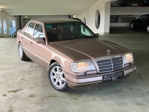 Gebraucht Mercedes E220 150 PS (110 kW) 1994 Braun Limousine