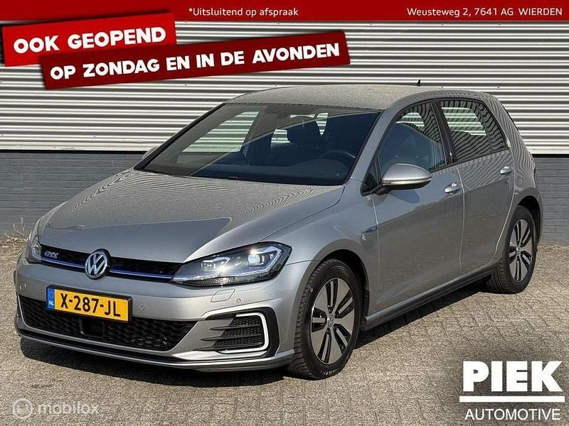 Grau Gebraucht 2017 VW Golf VII GTE Limousine | 12.999 € (Etwas zu teuer) - Bild 1/4