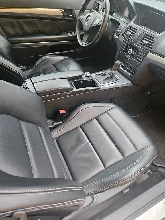 Gebraucht Mercedes E250 204 PS (150 kW) 2010 Silber Coupé