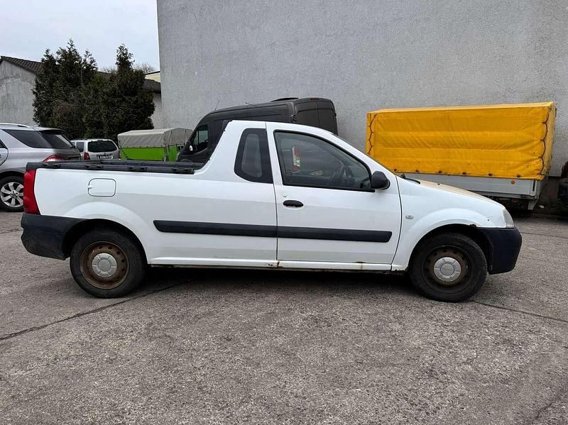 Gebraucht Dacia Pick up Basis 87 PS (63 kW) 2011 Gletscherweiss Pickup