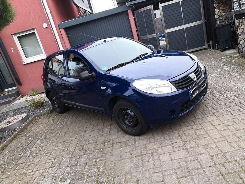 Gebraucht Dacia Sandero 75 PS (55 kW) 2009 Blau Limousine