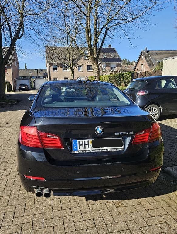 Gebraucht BMW 525 218 PS (160 kW) 2011 Schwarz Limousine