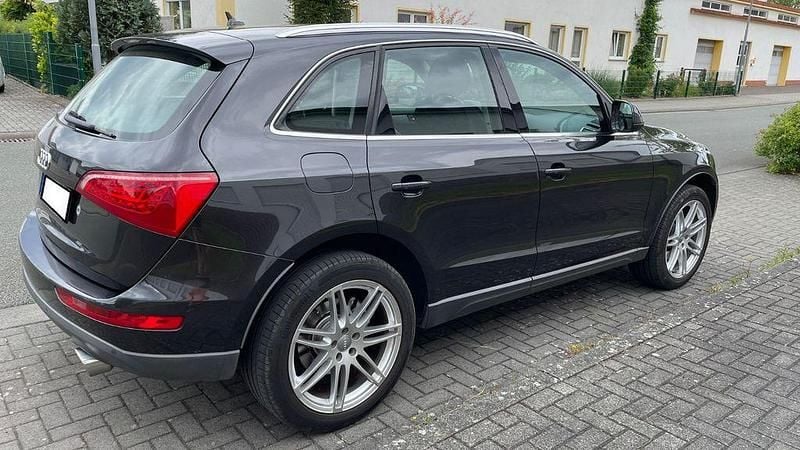 Grau Gebraucht 2010 Audi Q5 SUV | 13.200 € (Guter Preis) - Bild 1/4