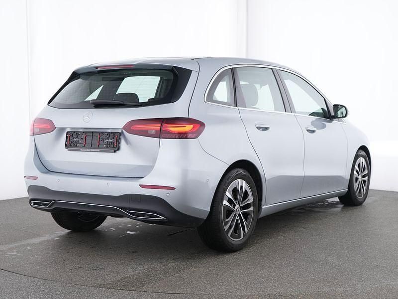 Gebraucht Mercedes B200 Progressive 150 PS (110 kW) 2025 Silber Van / Kleinbus