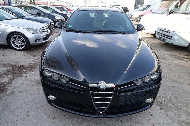 Schwarz Gebraucht 2010 Alfa Romeo 159 Kombi | 950 € (Superpreis) - Bild 1/4