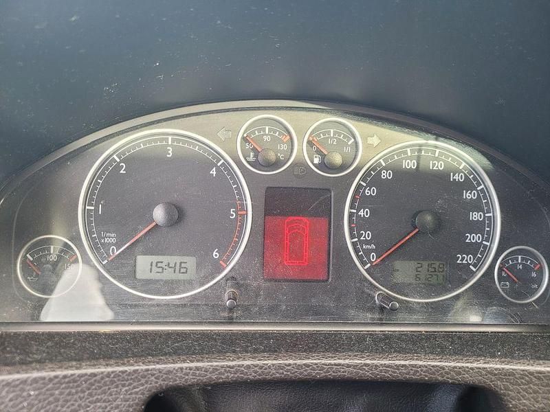 Second-hand VW T5 178 CP (130 kW) 2004 Negru Van