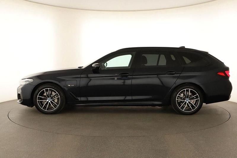 Gebraucht BMW 530e 292 PS (214 kW) 2023 Schwarz Limousine