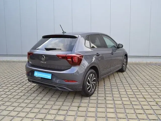 Gebraucht VW Polo IQ Drive 95 PS (69 kW) 2022 Grau (rauchgrau metallic) Limousine