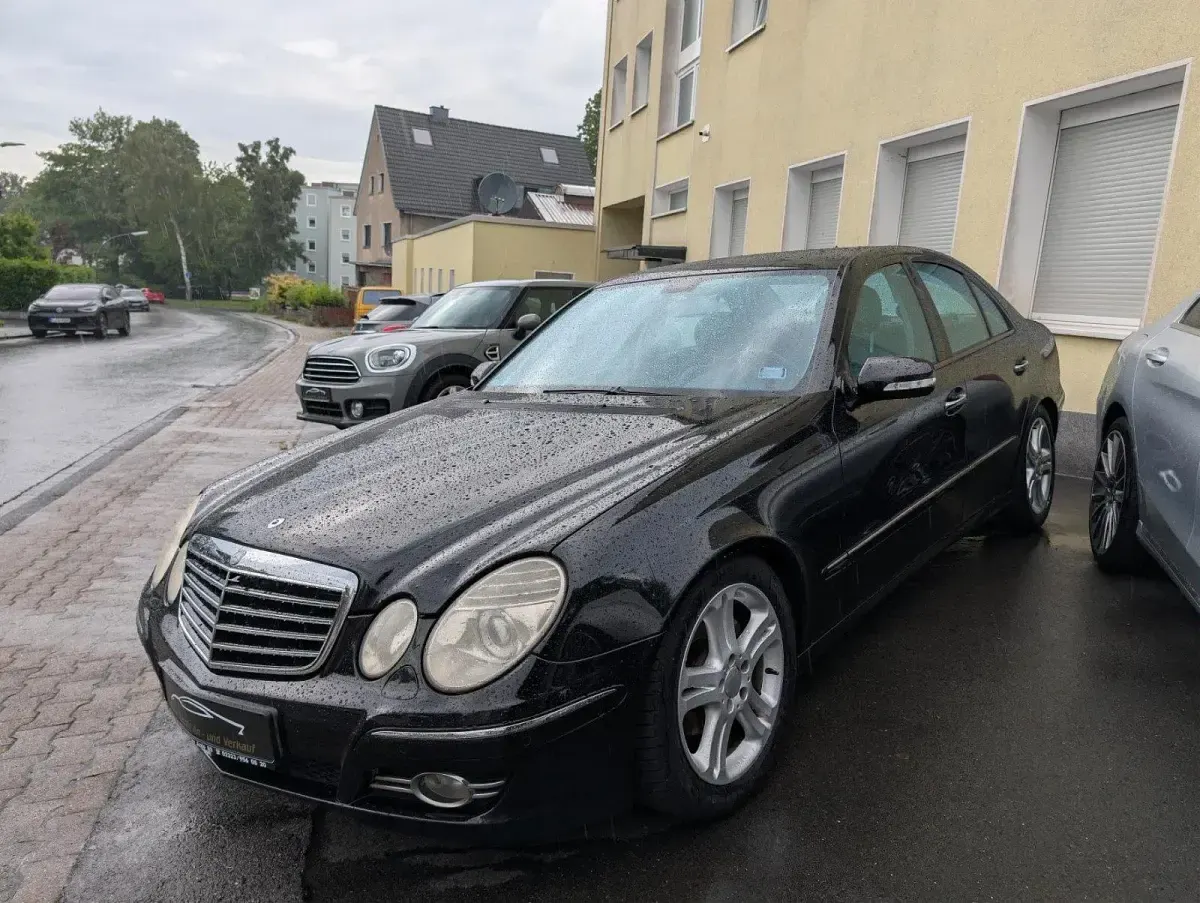 Gebraucht Mercedes E200 184 PS (135 kW) 2007 Schwarz Limousine