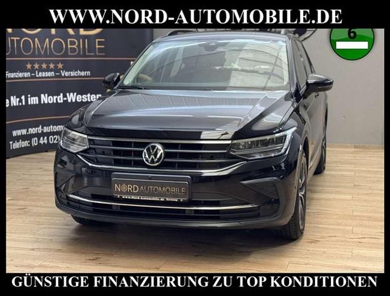 Deep black perleffek (metallic) Gebraucht 2021 VW Tiguan Life SUV | 21.989 € (Fairer Preis) - Bild 1/3