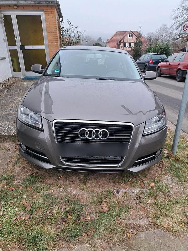 Grau Gebraucht 2012 Audi A3 Limousine | 6.000 € (Superpreis) - Bild 1/4