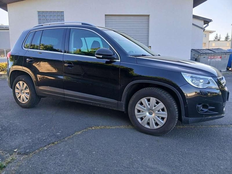 Gebraucht VW Tiguan Sport 140 PS (102 kW) 2008 Deep black perleffekt SUV