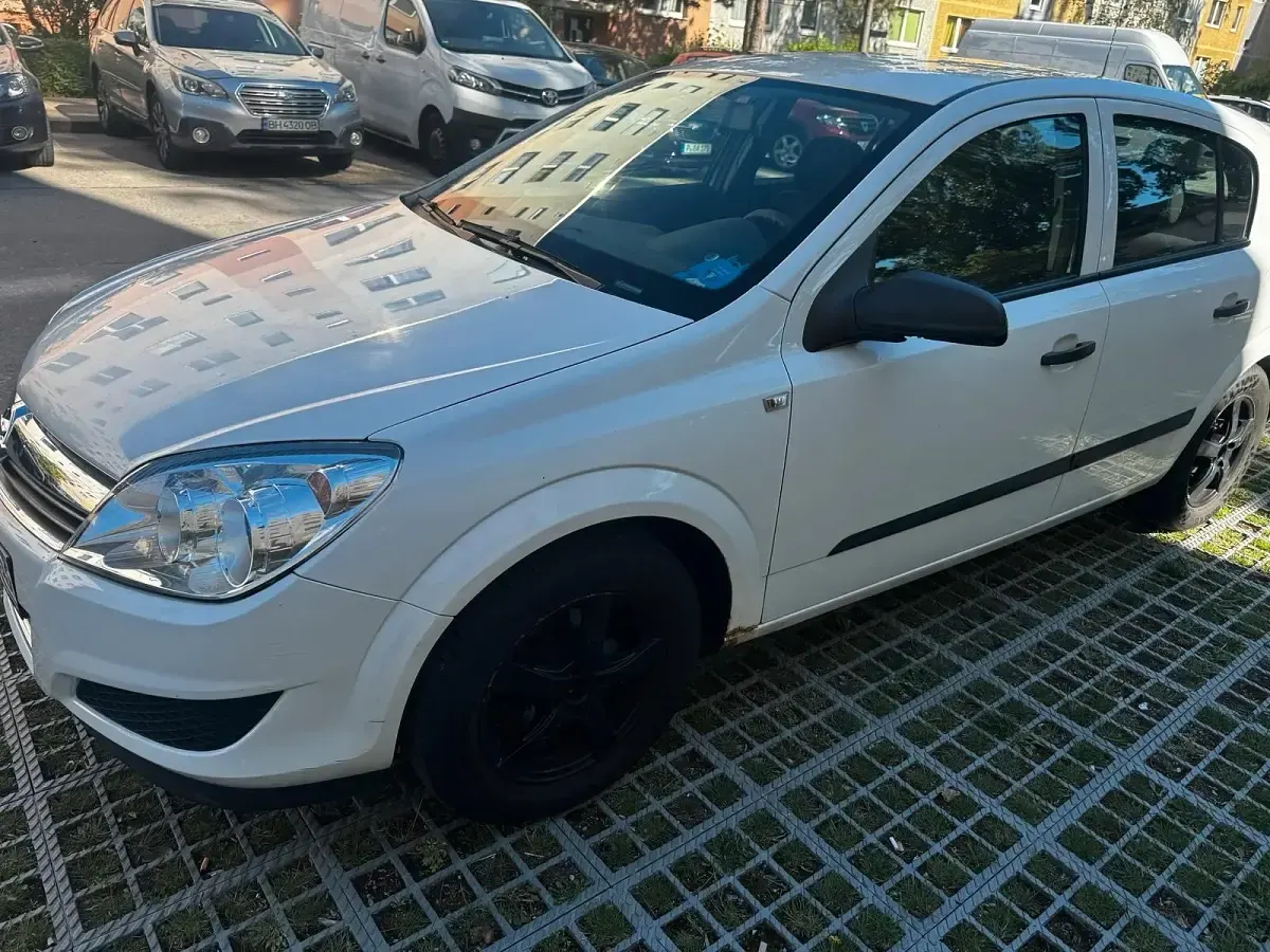 Gebraucht Opel Astra 90 PS (66 kW) 2010 Weiß Limousine