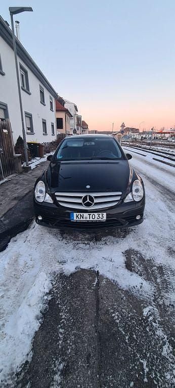 Schwarz Gebraucht 2007 Mercedes R350 Van / Kleinbus | 7.900 € (Teuer) - Bild 1/4