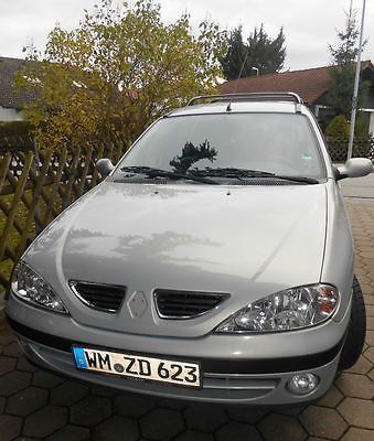 Silber metallic Gebraucht 2002 Renault Mégane GrandTour Privilege Kombi | 1.850 € (Etwas zu teuer) - Bild 1/1
