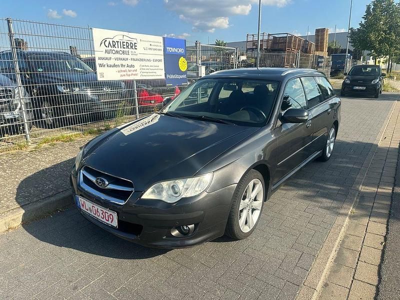 Grau Gebraucht 2008 Subaru Outback Active SUV | 3.799 € - Bild 1/4