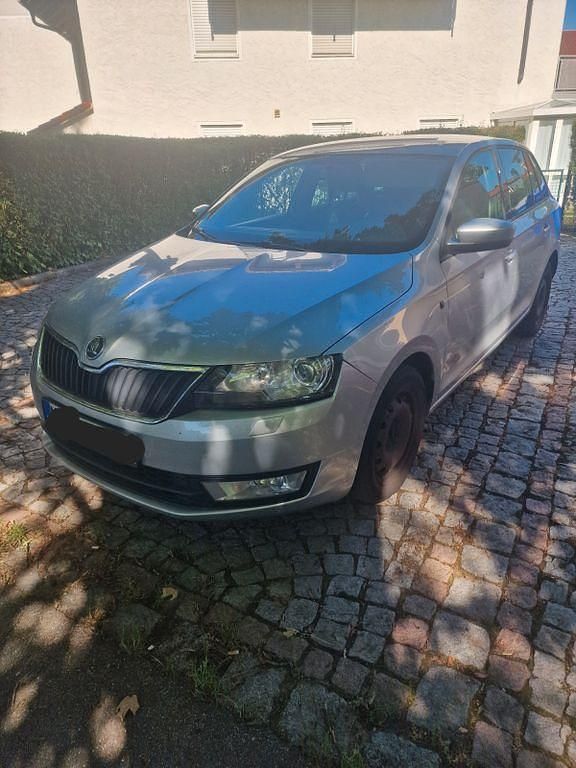 Silber Gebraucht 2013 Skoda Rapid Active Limousine | 4.900 € (Superpreis) - Bild 1/4