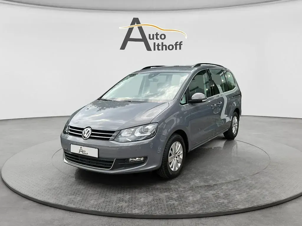 Gebraucht VW Sharan 150 PS (110 kW) 2022 Grau Van / Kleinbus