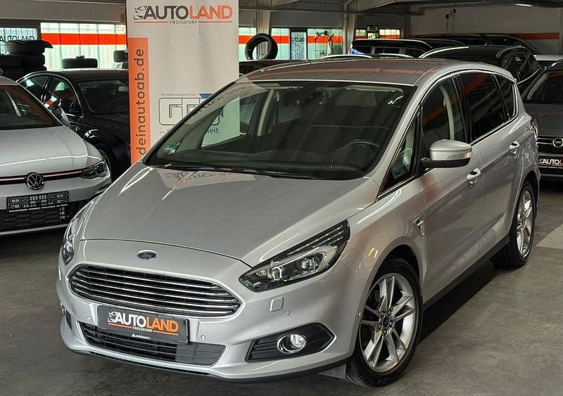 Gebraucht Ford S-MAX Titanium 239 PS (175 kW) 2017 Silber Van / Kleinbus