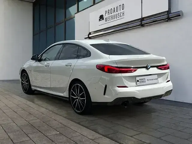 Gebraucht BMW 218 M Sport 136 PS (100 kW) 2024 Weiss Coupé