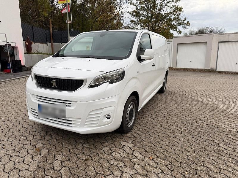 Gebraucht Peugeot Expert Avantage 122 PS (89 kW) 2017 Weiß Van