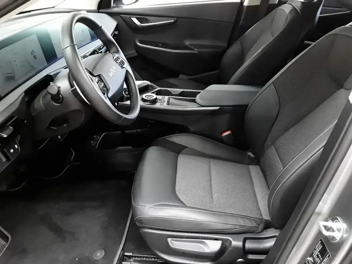 Gebraucht Kia EV6 125 kW (170 PS) 2023 Stahlgrau metallic SUV