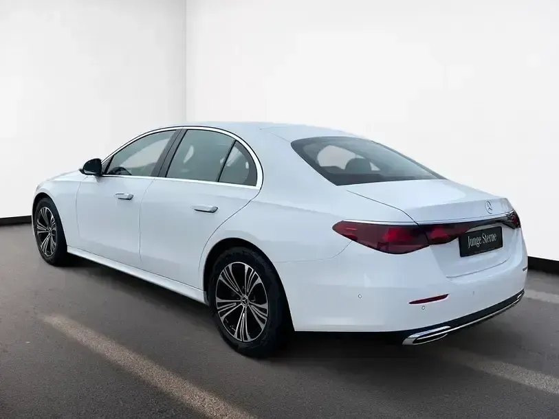 Usado Mercedes E220 Avantgarde 197 CV (144 kW) 2025 Blanco Berlina