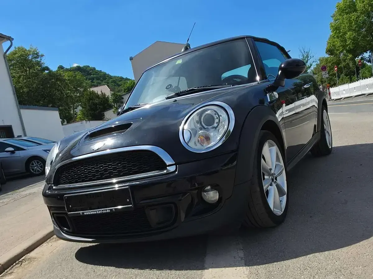 Käytetty Mini Cooper S Cabriolet 184 HP (135 kW) 2011 Musta Avoauto
