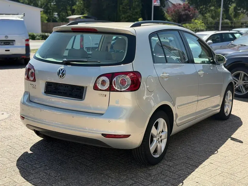 Gebraucht VW Golf VI Comfortline 105 PS (77 kW) 2011 Silber Kleinwagen