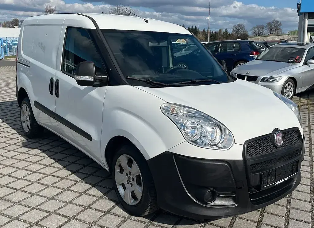 Gebraucht Fiat Doblò 101 PS (74 kW) 2013 Weiß Van / Kleinbus