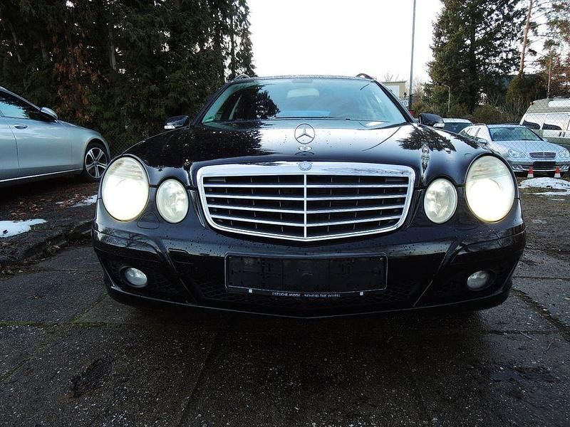 Schwarz Gebraucht 2007 Mercedes E200 Limousine | 2.900 € (Guter Preis) - Bild 1/4