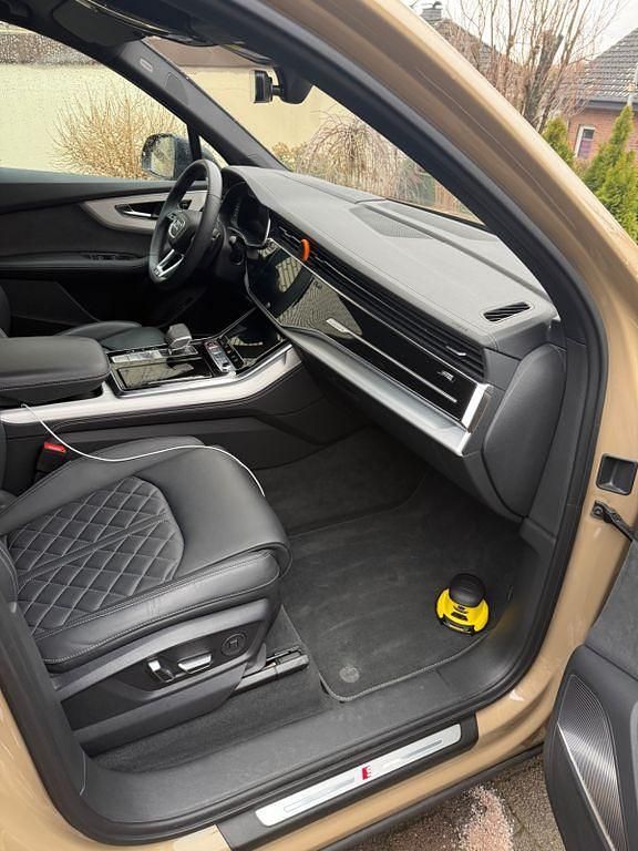 Gebraucht Audi SQ7 Sport 507 PS (372 kW) 2024 Gelb SUV