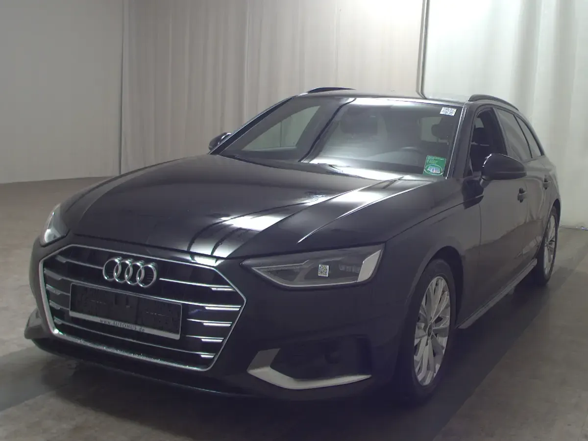 Używany Audi A4 Ambiente 163 KM (119 kW) 2023 Czarny Kombi