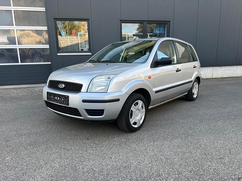 Polarsilber metallic Gebraucht 2003 Ford Fusion Ambiente Kleinwagen | 2.100 € (Fairer Preis) - Bild 1/4