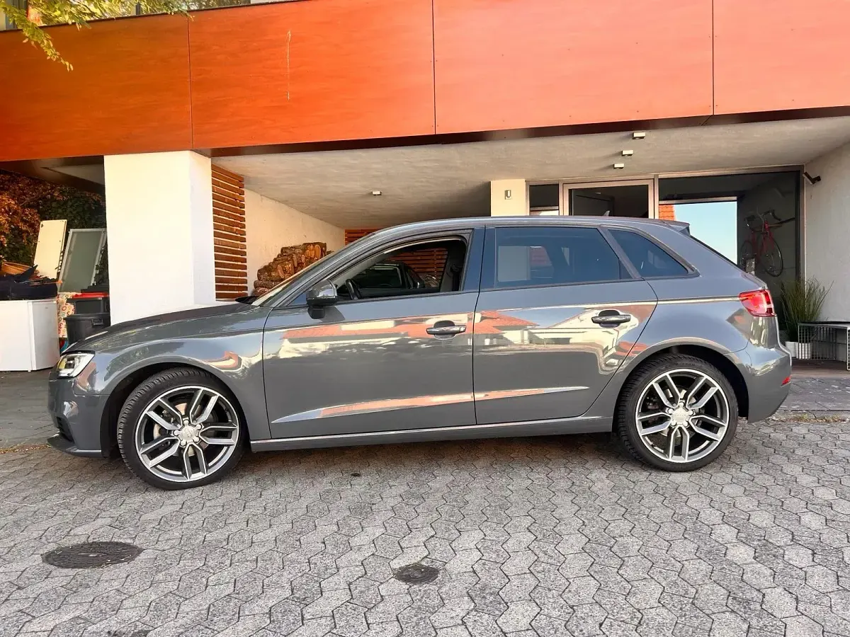Gebraucht Audi A3 Sport 150 PS (110 kW) 2020 Grau Limousine