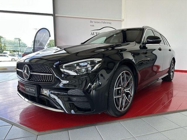 Schwarz Gebraucht 2021 Mercedes E200 AMG Kombi | 36.780 € (Guter Preis) - Bild 1/4