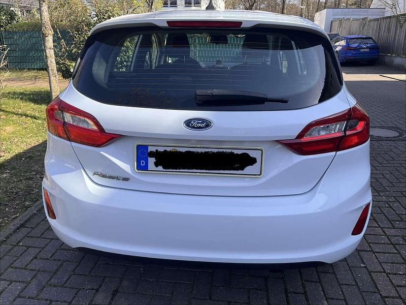 Gebraucht Ford Fiesta Trend 71 PS (52 kW) 2017 Weiß Kleinwagen