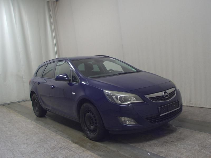 Gebraucht Opel Astra Design Edition 160 PS (117 kW) 2011 Royal blau Kombi