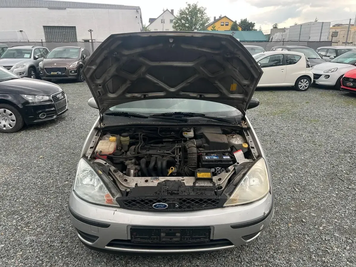 Occasion Ford Focus 101 ch (74 kW) 2004 Gris Berline