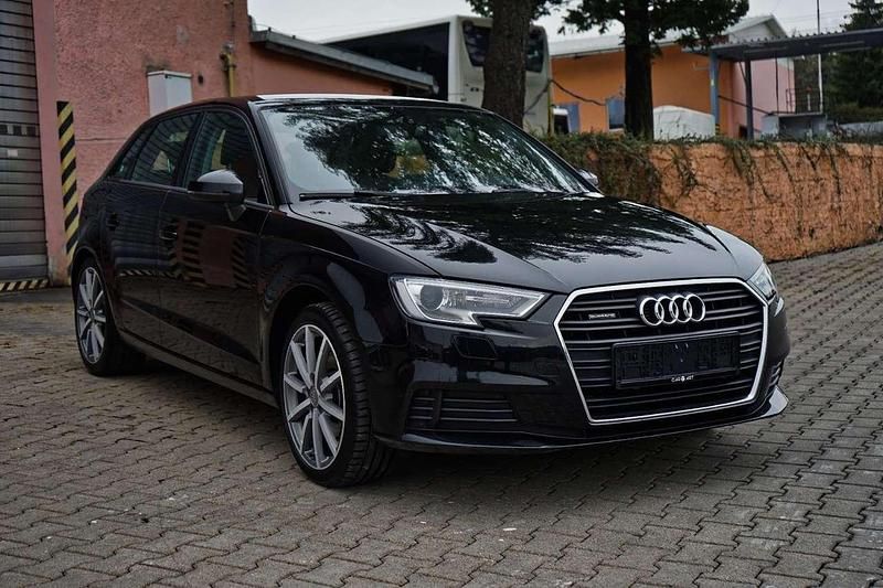 Gebraucht Audi A3 Sport 184 PS (135 kW) 2019 Schwarz Limousine