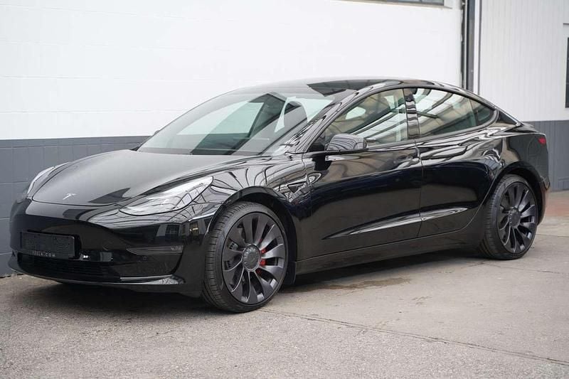Schwarz Gebraucht 2022 Tesla Model 3 Performance Limousine | 28.950 € (Superpreis) - Bild 1/4