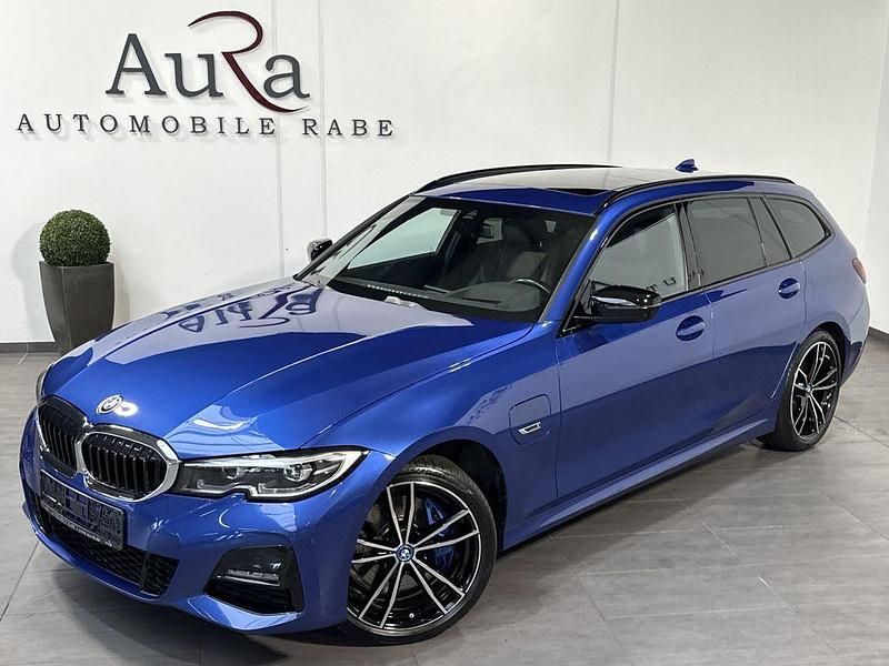 Portimao blau Gebraucht 2022 BMW 330e M Sport Kombi | 32.989 € (Fairer Preis) - Bild 1/4