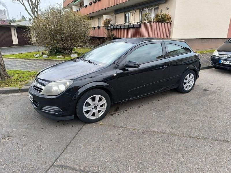 Gebraucht Opel Astra 103 PS (75 kW) 2005 Schwarz Coupé