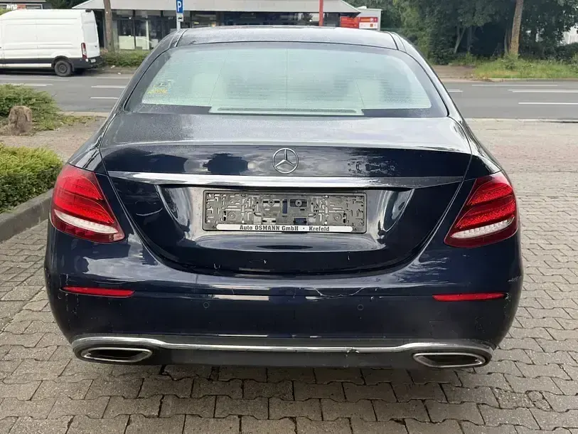 Gebraucht Mercedes E400 Exclusive 333 PS (244 kW) 2017 Cavansitblau  metalliclack Limousine