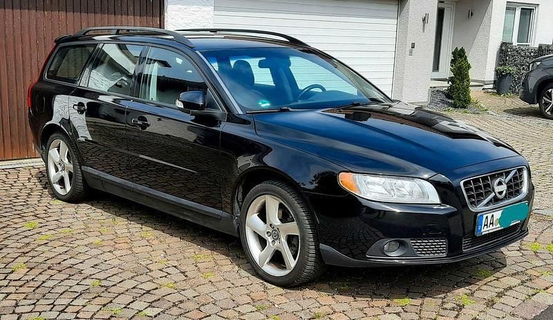 Schwarz Gebraucht 2010 Volvo V70 R-Design Kombi | 5.400 € (Superpreis) - Bild 1/4