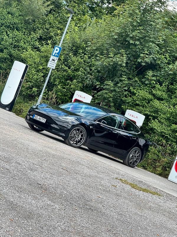 Schwarz Gebraucht 2019 Tesla Model 3 Long Range AWD Limousine | 16.500 € (Fairer Preis) - Bild 1/4