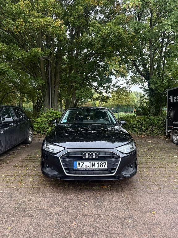 Schwarz Gebraucht 2022 Audi A4 Limousine | 26.500 € (Fairer Preis) - Bild 1/4