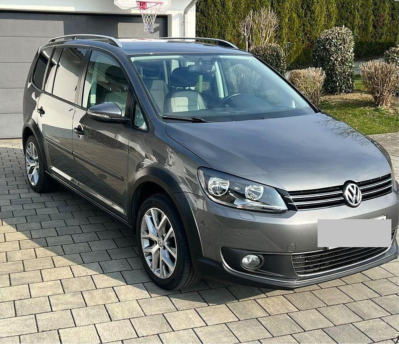 Gebraucht VW Touran 140 PS (102 kW) 2015 Grau Van / Kleinbus