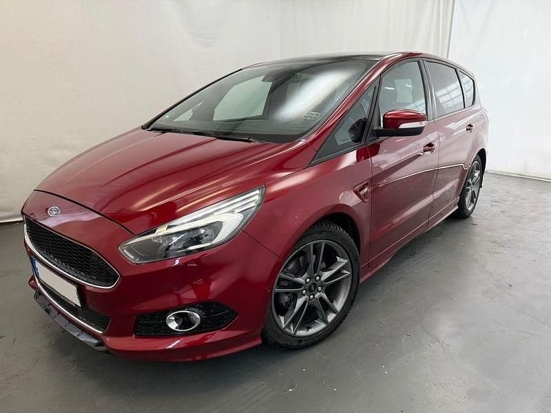 Rot Gebraucht 2018 Ford S-MAX ST-Line Van / Kleinbus | 22.999 € (Teuer) - Bild 1/4
